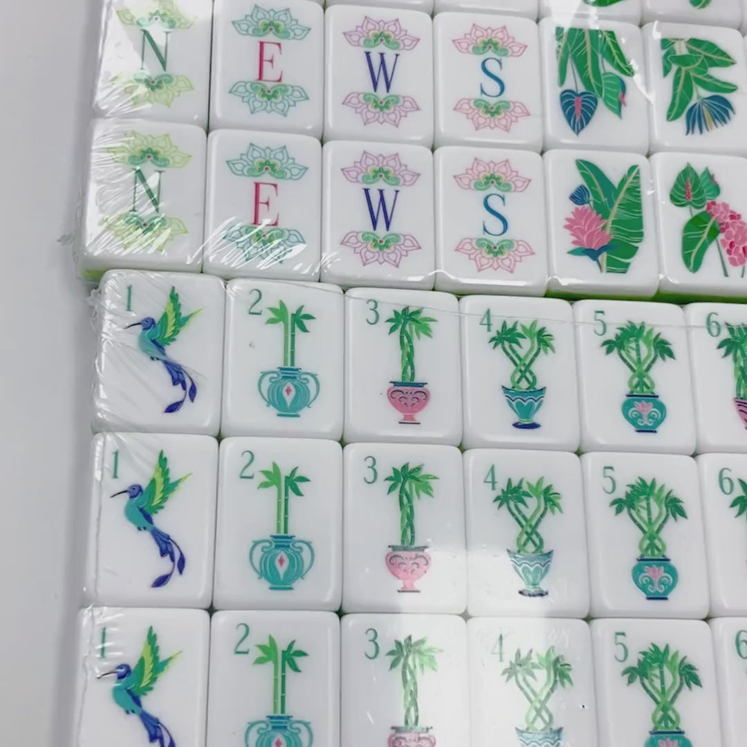 Video of bamboo grain American mahjong tile set